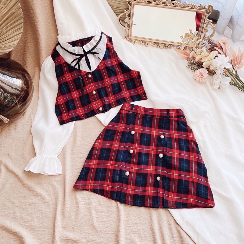 Set áo đỏ cảo phối tay voan cổ bèo kèm chân váy