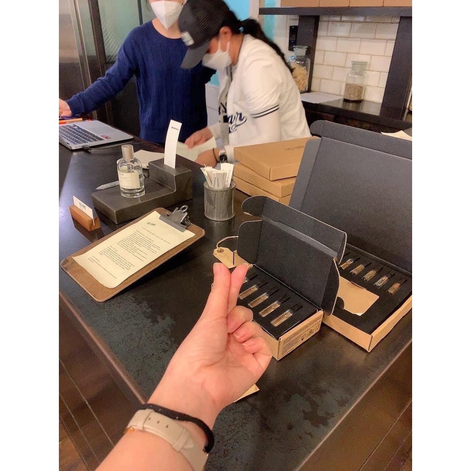 Set mini Discovery Set gồm 17 Vial x 1,5ml mùi hot nhất của Le Labo để lựa chọn mùi yêu thích nhất nhé!