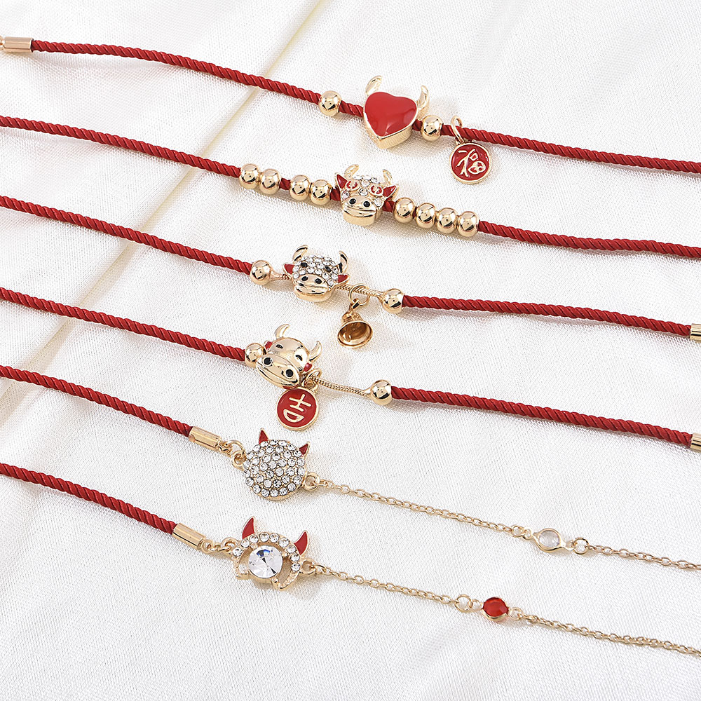 Vòng Tay Bện Dây Đỏ May Mắn Unisex 2021