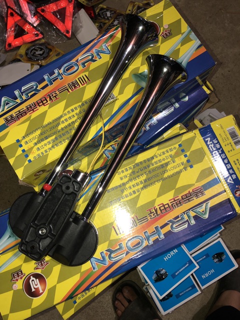 Sản phẩm gia đình làm: Còi hơi chạy điện 12v 24v