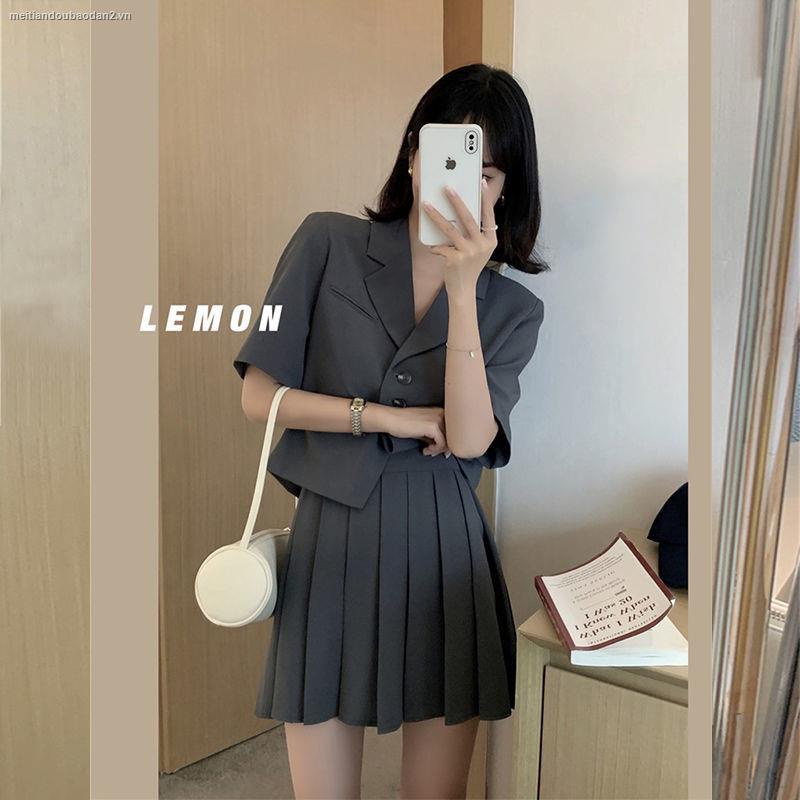 Set áo khoác dáng ngắn và chân váy ngắn xếp ly phong cách phương tây thời trang mùa hè dành cho nữ