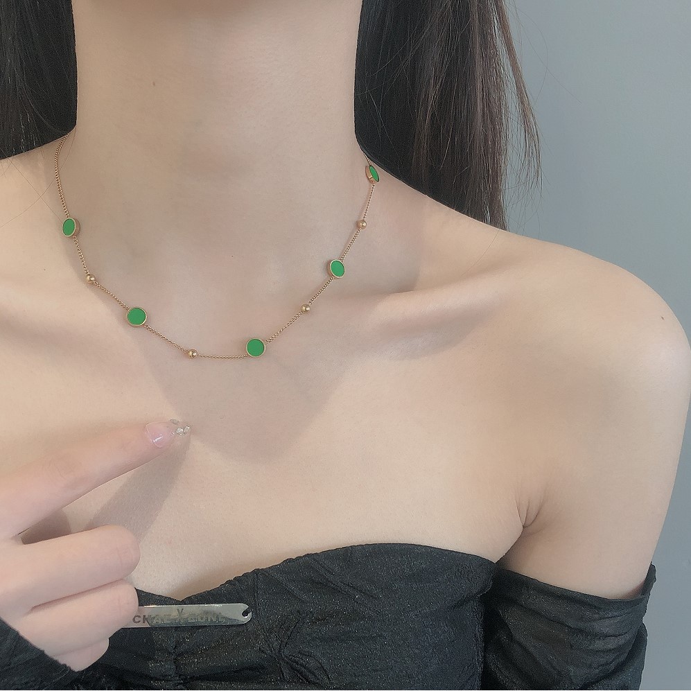 Dây Chuyền Thép Titan Mặt Tròn Màu Xanh Lá Đơn Giản Thời Trang