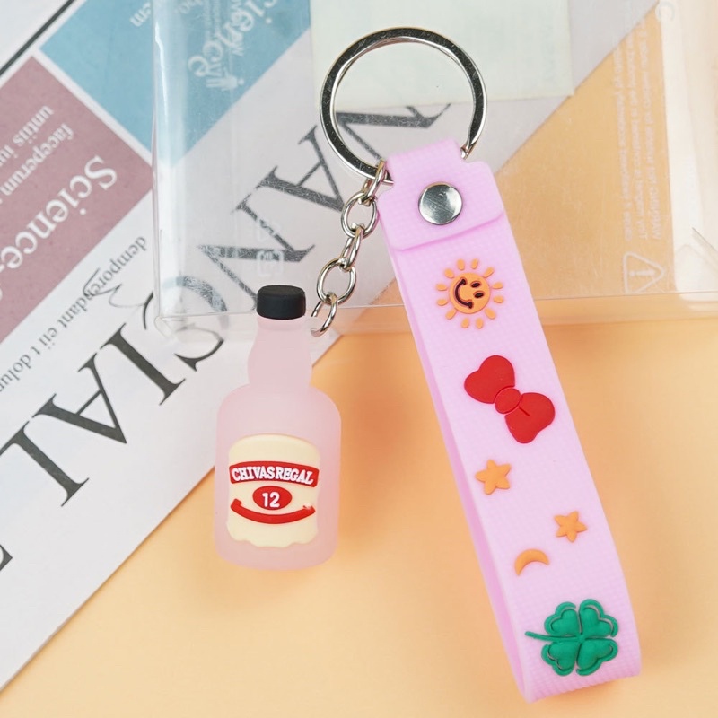 Móc khoá hình chai rựu nhiều loại dùng treo Balô , móc khoá