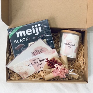Quà Valentine 14/2 - hộp quà hủ nến thơm 200g, socola Meiji và hoa