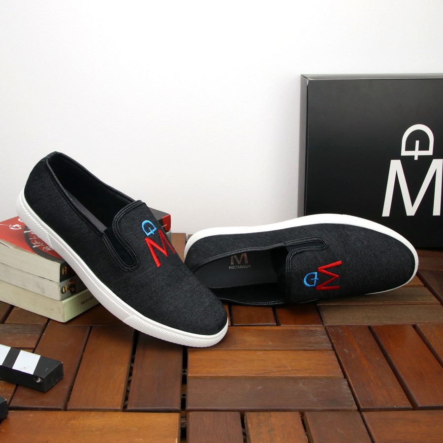 [Mã FASHIONMALLT4 giảm 15% tối đa 30K đơn 150k] Giày lười vải nam thêu chữ MĐ G421 đen đế trắng | BigBuy360 - bigbuy360.vn