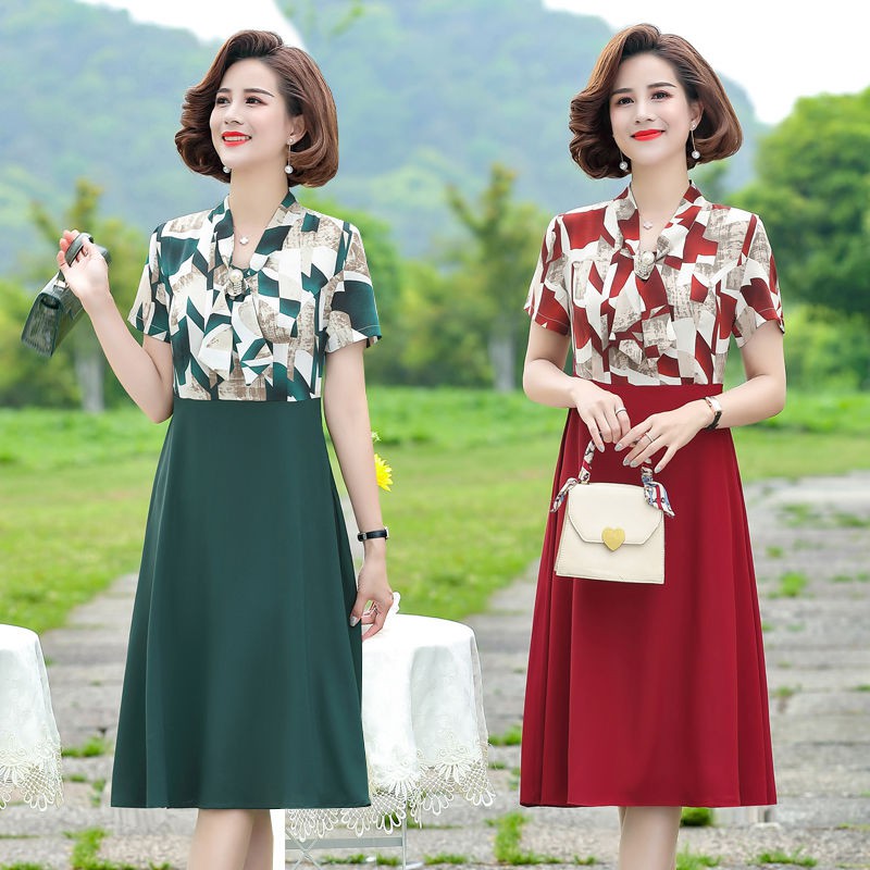 2021 váy mẹ mới mùa hè cho phụ nữ trung niên 40- mặc trên 50 tuổi hợp mốt che bụng