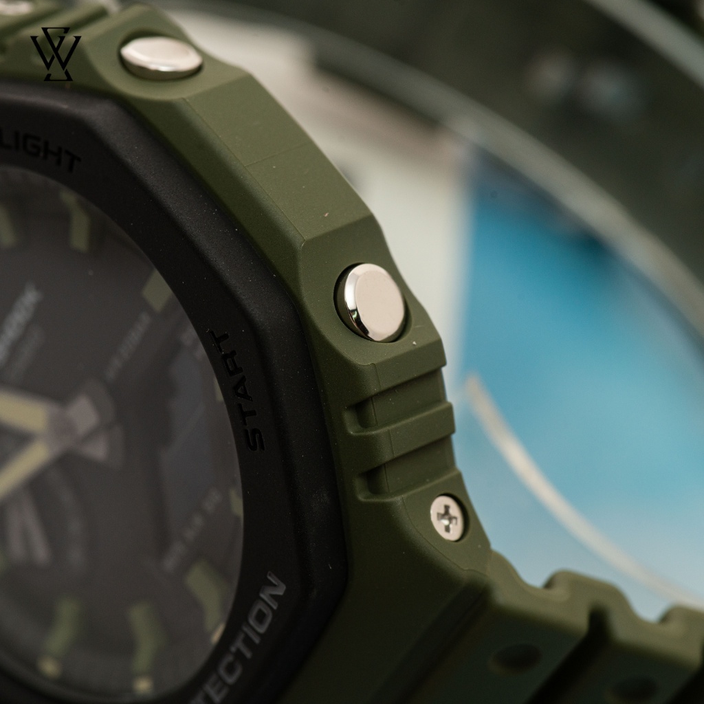 Đồng Hồ Điện Tử Nam Casio G-Shock WATCHSTORE GA-2110SU-3ADR Thiết Kế Kính Khoáng 45.4mm, Vỏ Carbon Và Dây Nhựa Bền Bỉ