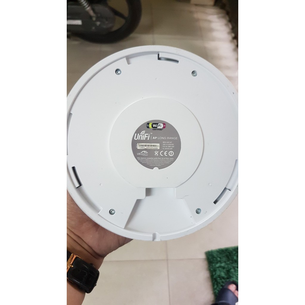 Bộ Phát Wifi UniFi AP-LR phát sóng xa ổn định ngoại hình 92%
