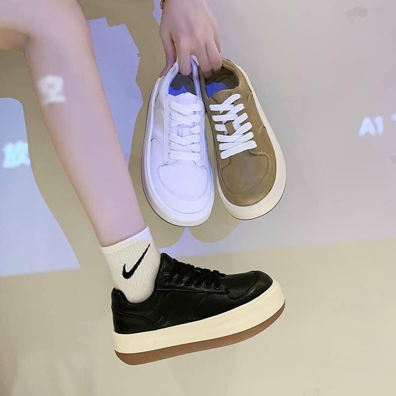 Tất nữ cổ ngắn thể thao 2 màu đen trắng