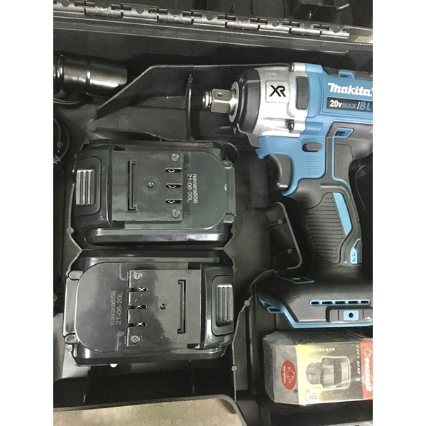 Máy xiết ốc Pin 20V Makita