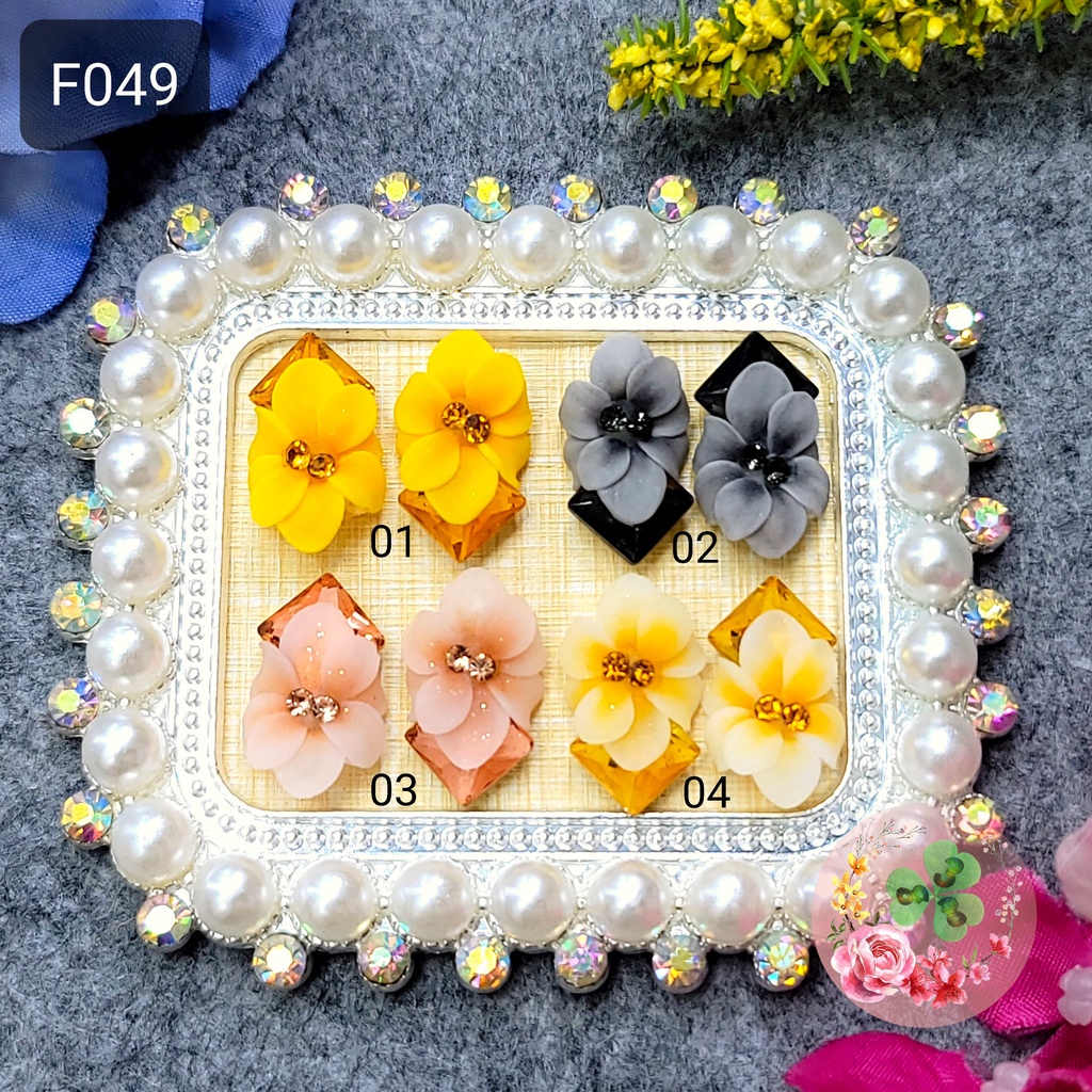 Mẫu: F049 . Hoa bột "Cúc đá vuông" đính móng siêu xinh.