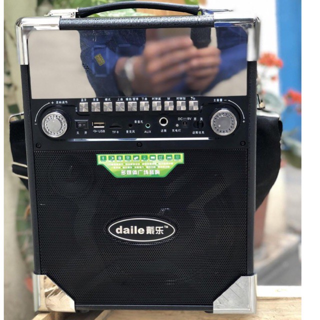 LOA KÉO DI ĐỘNG DAILE S18 1 2 mic có màn hinh led 100w