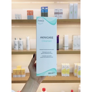 Gel rửa mặt cho da mụn Aknicare Cleanser