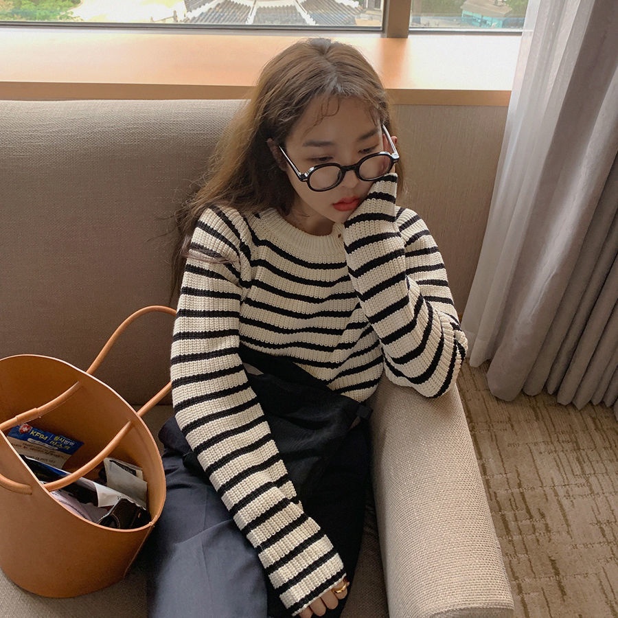 Áo len dài tay hoạt tiết kẻ sọc cho nữ