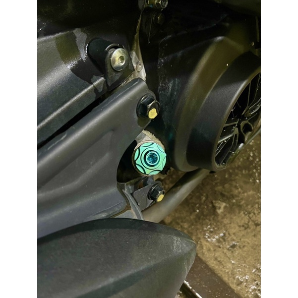 Ốc Nắp Nhớt TITAN GR5 gắn dòng xe HONDA như VARIO - CLICK , VISION , AB125/150 , SHmode , PCX , Sonic , Winner ...