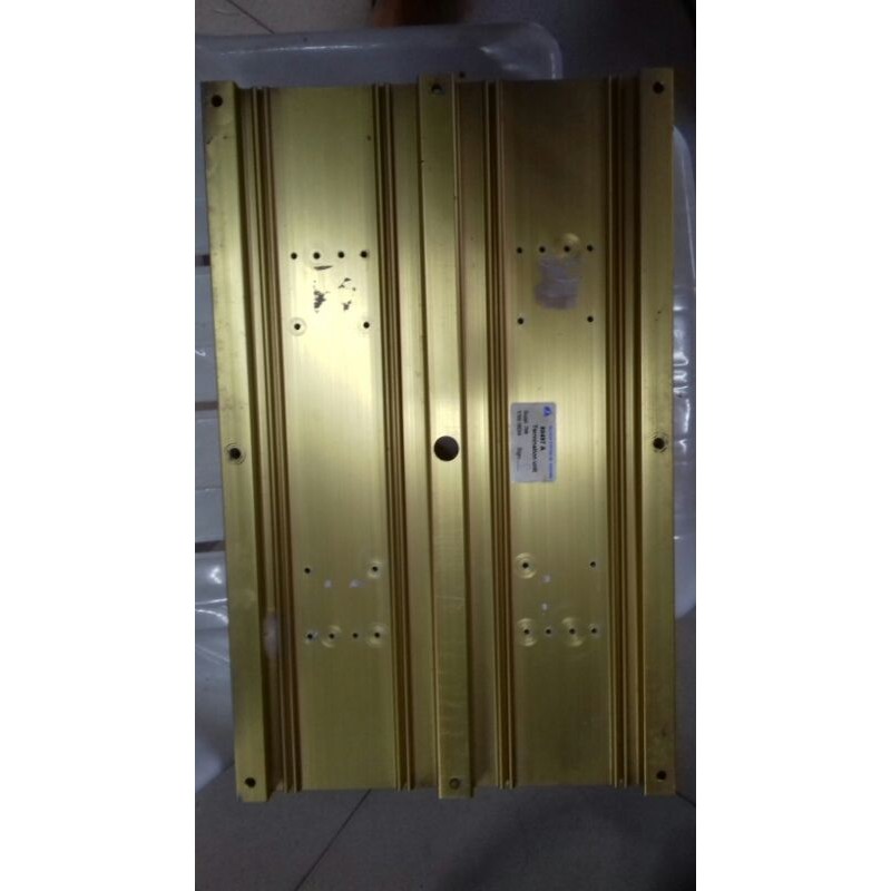 Nhôm tản nhiệt tháo máy , kích thước 22cm x 32cm .