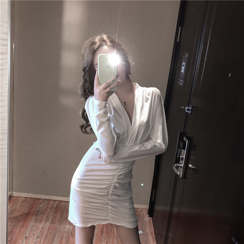 Đầm dáng ôm mini cổ v tay dài Emilyshop