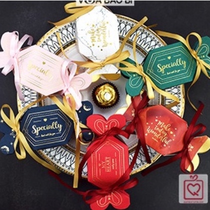 Hộp giấy hình kẹo 14x5cm hoa văn thắt nơ H04 sang trọng đựng quà tặng valentine, socola bánh kẹo