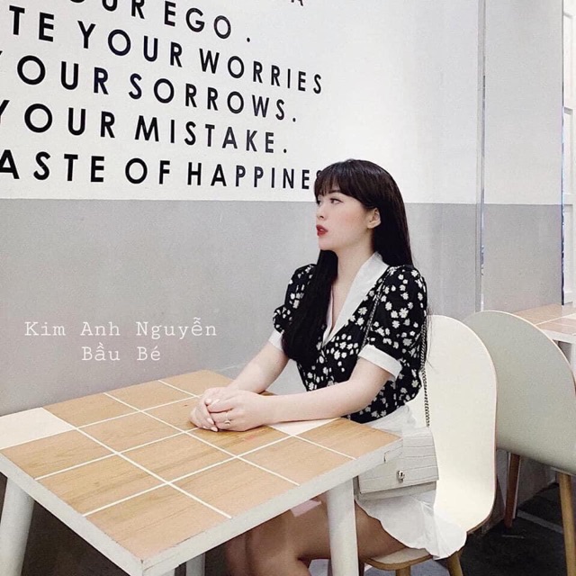 SET ÁO ĐEN VIỀN TRẮNG CHÂN VÁY