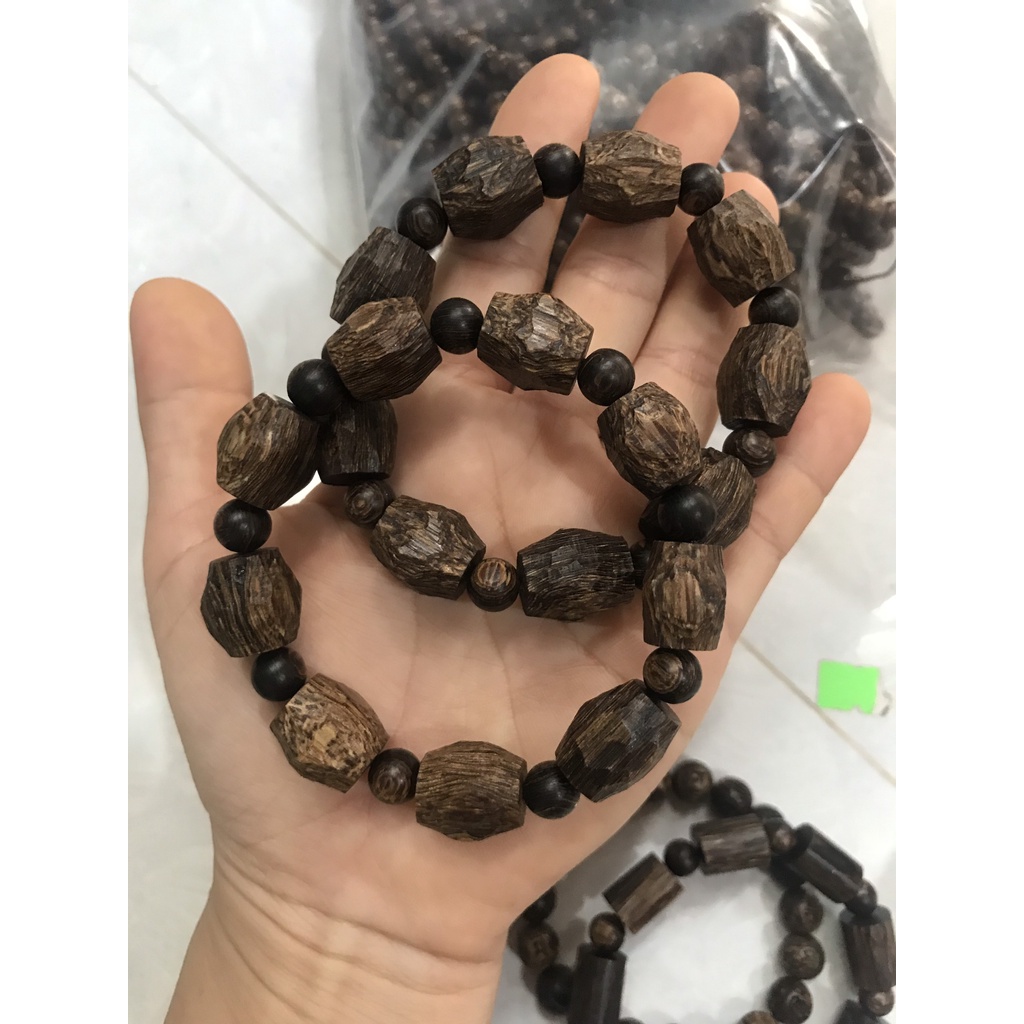 Vòng Trầm Hương phong thủy - Trầm Hương sánh chìm - Thơm Vĩnh viễn