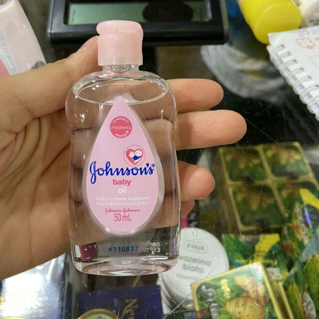 Dầu massage và dưỡng ẩm Johnson’s Baby Oil 50ml