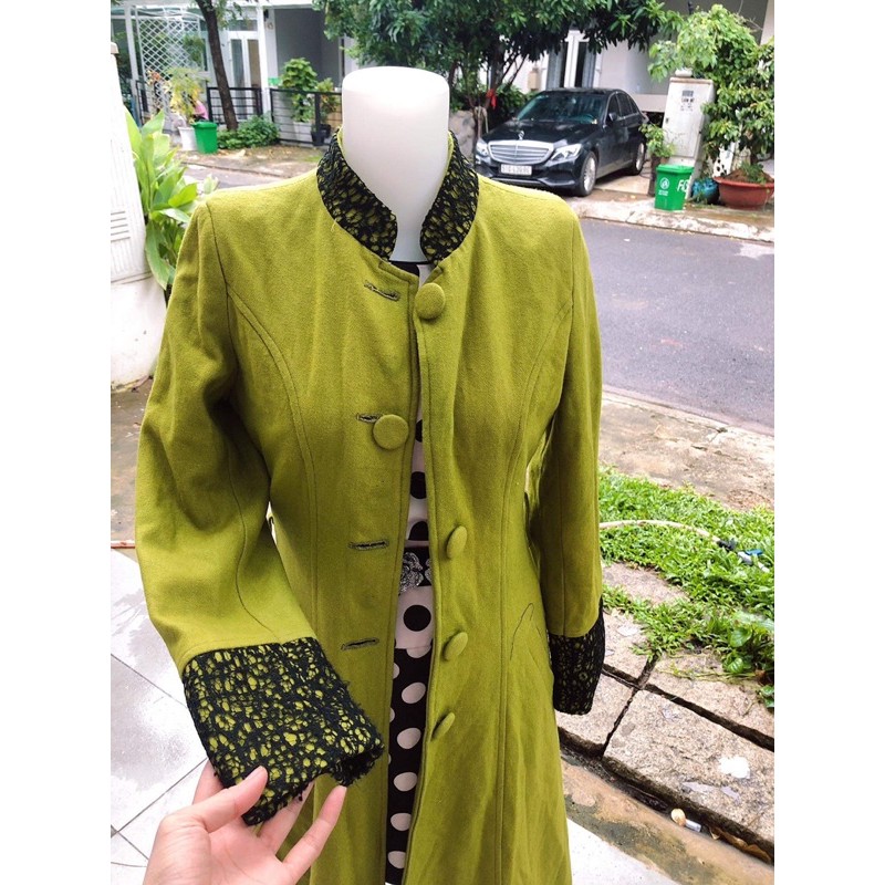 áo khoát dạ dáng dài màu xanh rêu giao ngẫu nhiên