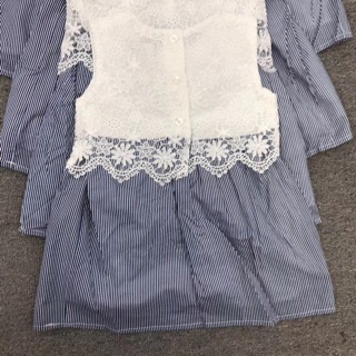 Váy ren sọc Primark