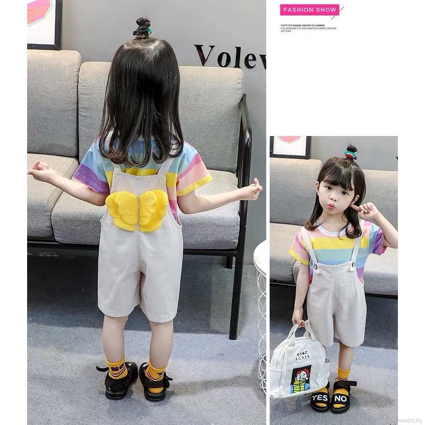 Áo in hình cầu vồng và quần yếm phong cách Hàn Quốc cho bé