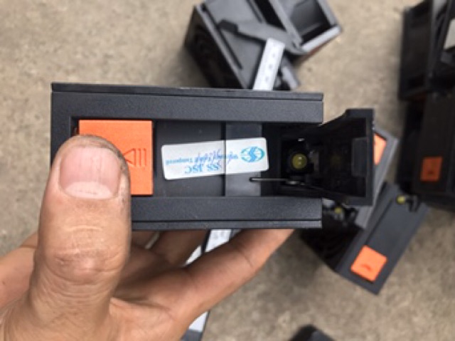 Quạt server Hp delta 12v 1.35A , vuông 8cm có khung bảo vệ full