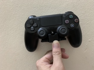 Đế tay cầm PS4 treo tường