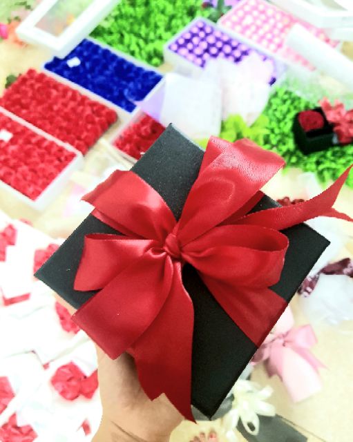 Sweet box - Hộp đựng son DÀI kèm hoa sáp cao cấp giá sỉ | BigBuy360 - bigbuy360.vn