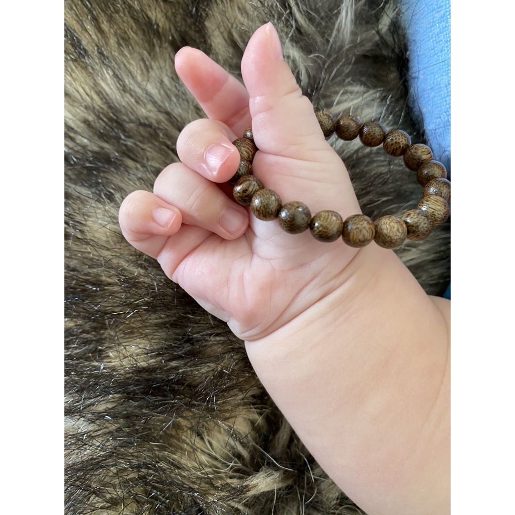 VÒNG TAY TRẦM HƯƠNG CHO BÉ - GIÚP BÉ NGỦ NGON