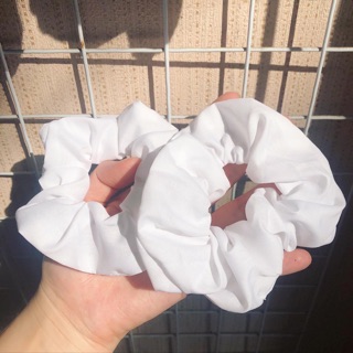 Scrunchies trắng trơn