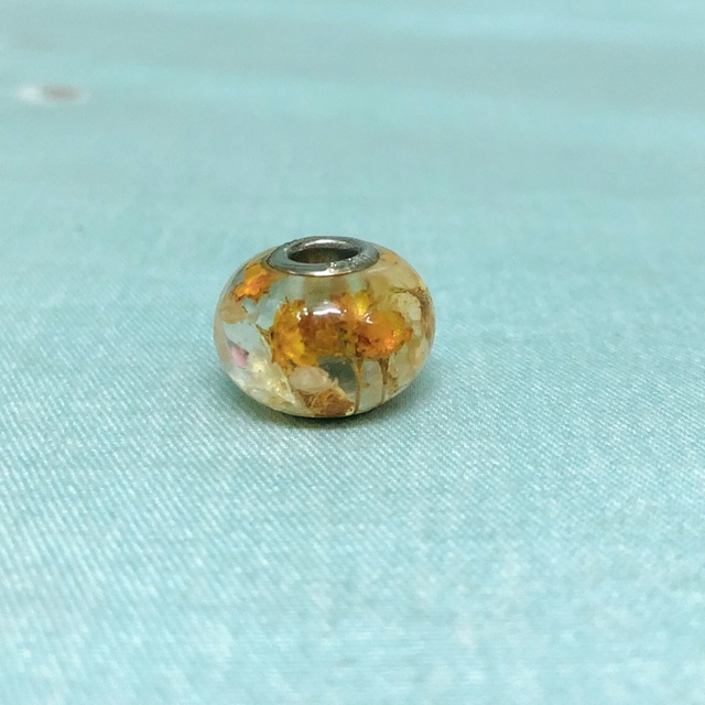 Thanh lý charm hoa resin