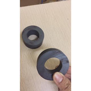 Nam châm Ferrite 60x 32 lỗ x15mm