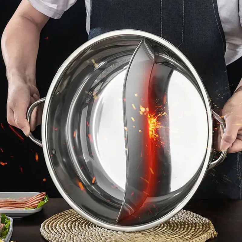 Nồi Lẩu 2 Ngăn Nắp Kính Dùng Cho Bếp Từ và Hồng Ngoại Chất Liệu Inox Dày Dặn Sang Trọng