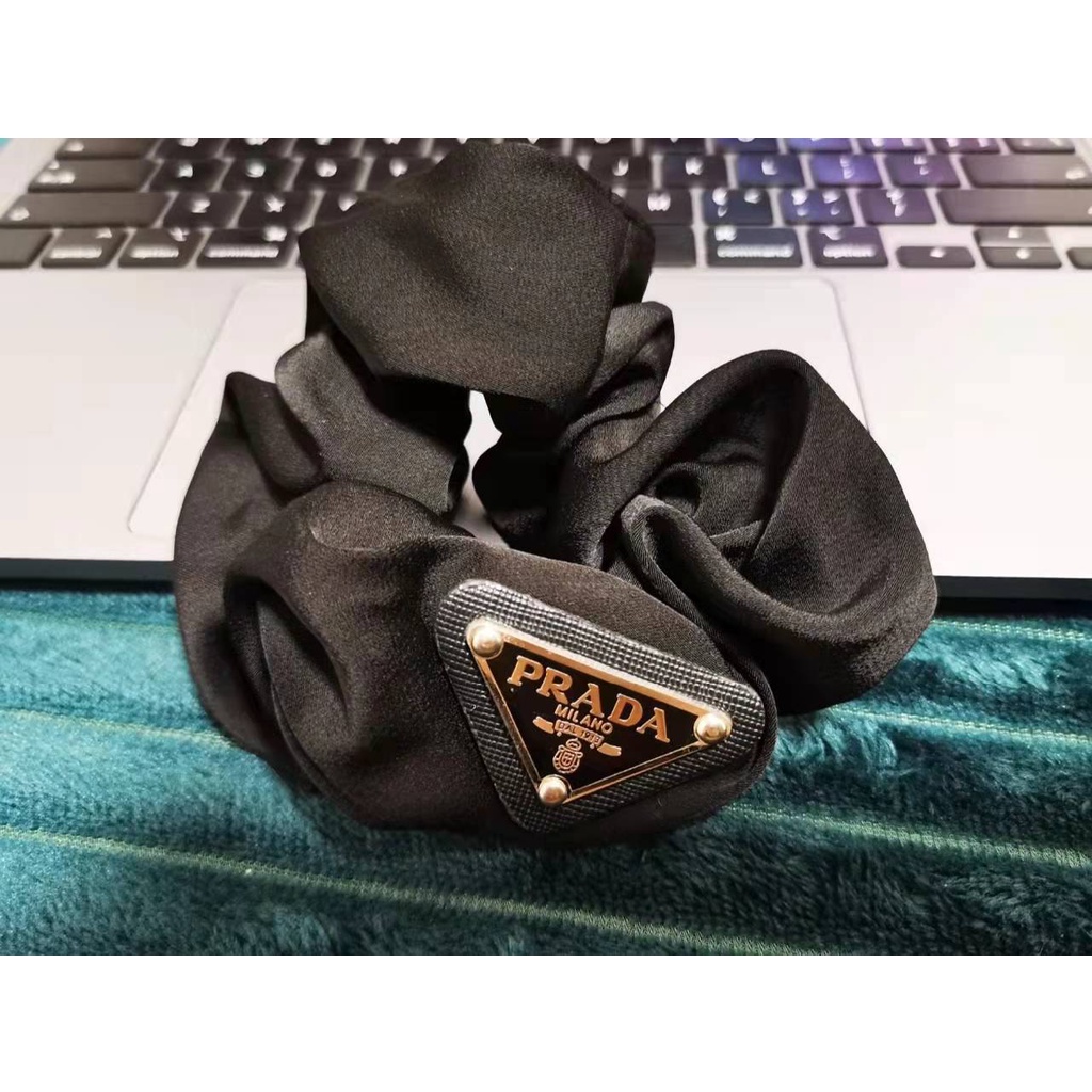 Áo Thun Nữ In Chữ Re-Nylon