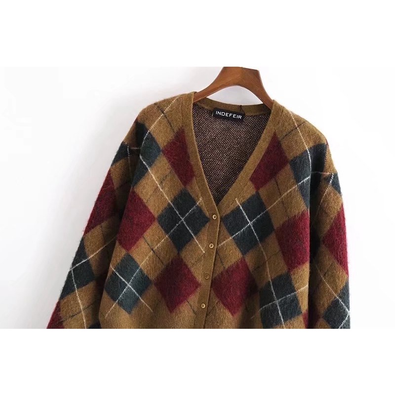 Ảnh thật cardigan kẻ quả trám màu nâu phong cách retro