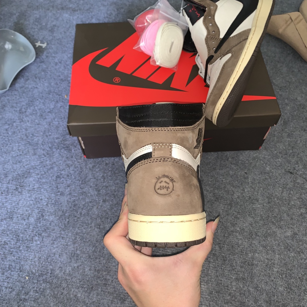 Giày Sneaker Air Jordan 1 High Travis Scott - Phiên bản TC