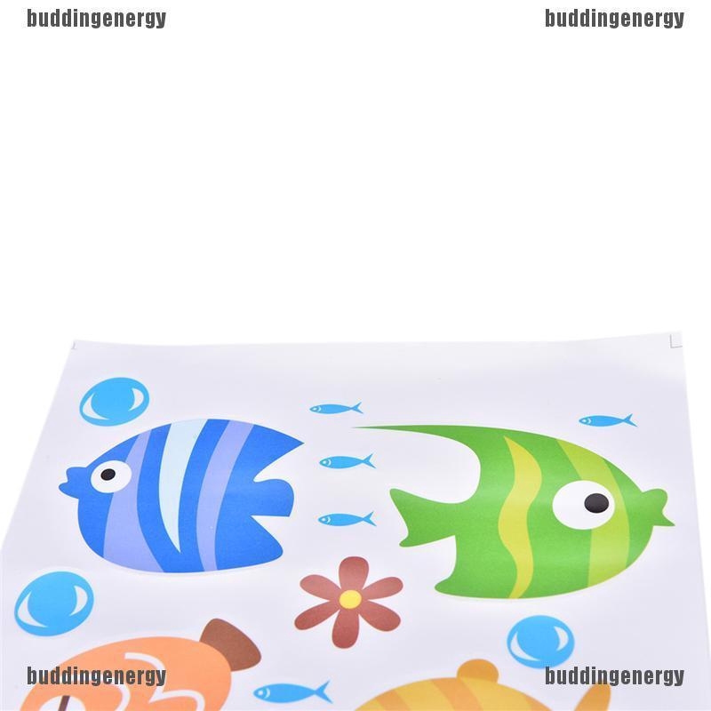 Sticker dán tường họa tiết hình con cá đại dương và bong bóng theo phong cách hoạt hình