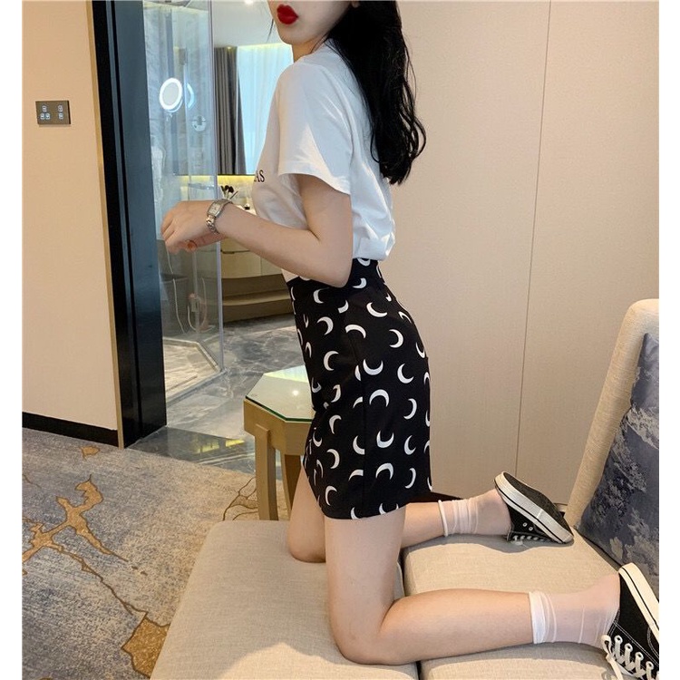 Chân váy ngắn chữ A  váy đen ngắn họa tiết lưỡi liềm trẻ trung phong cách Hàn Quốc | BigBuy360 - bigbuy360.vn