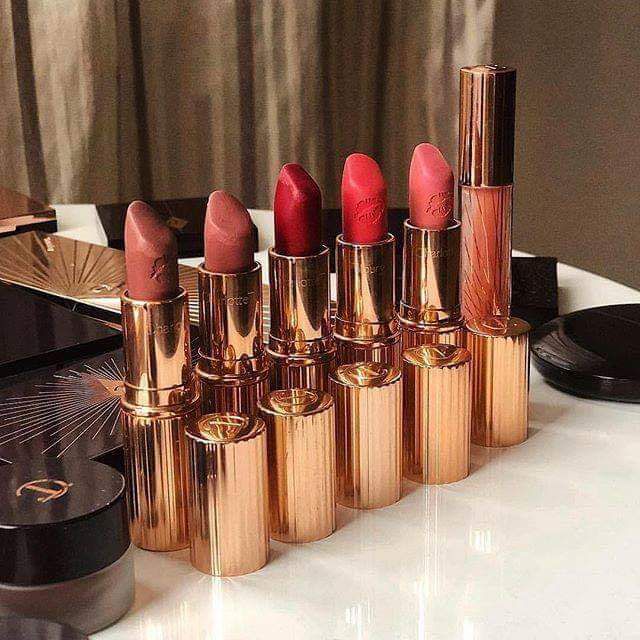 SON CHARLOTTE TILBURY MATTE  REVOLUTION CARINA'S LOVE