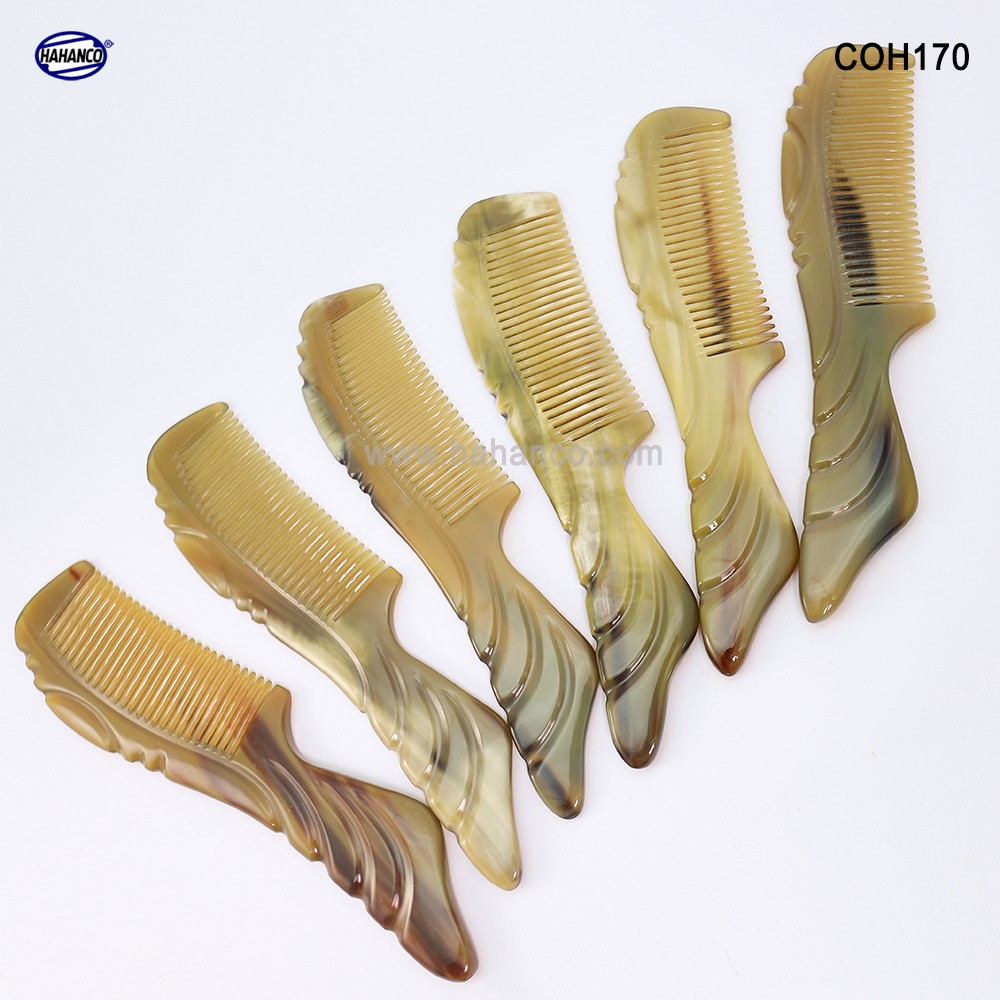 Lược sừng xuất Nhật (Size: L - 20cm) Đuôi cá koi đẹp mềm mại - COH170- Horn Comb of HAHANCO - Chăm sóc tóc