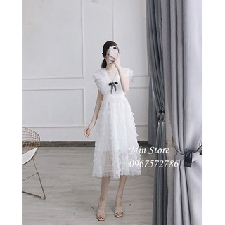 Váy ren tầng cổ V