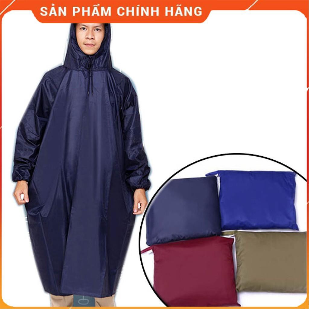 Áo Mưa Vải Dù Kín Người Siêu Bền - Dạng cánh dơi xẻ tà cài nút,chống thấm nước hiệu quả.