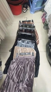 Chân váy nhung xếp ly