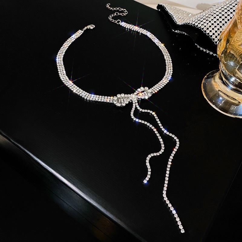 Vòng cổ chocker nơ đính đá