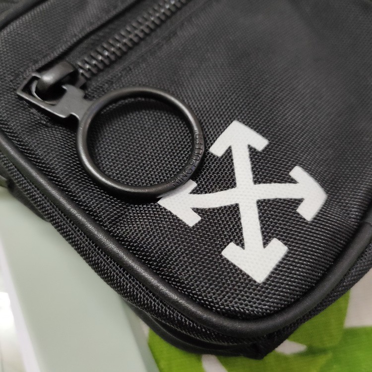 Túi đeo chéo Off White arrows messenger bag ss20