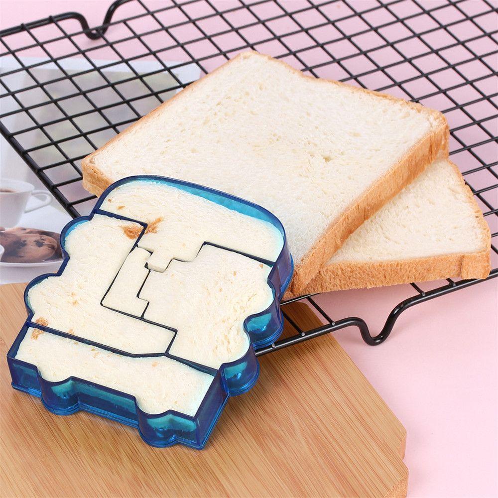 Khuôn Cắt Bánh Sandwich Bằng Nhựa