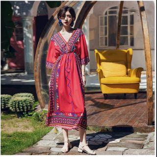 Váy maxi họa tiết đỏ bohemia